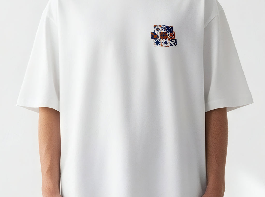 Azulejo Patchwork. Drawing oversized t-shirt